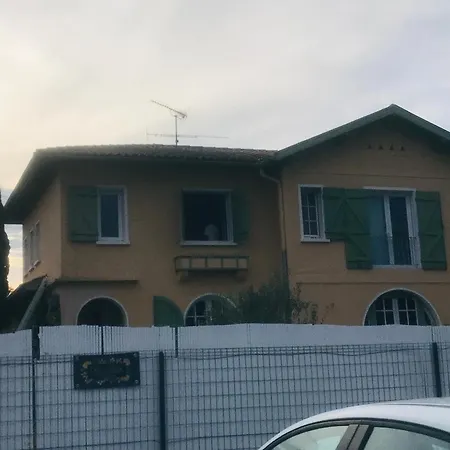 L Entre Deux D Hotes Homestay *