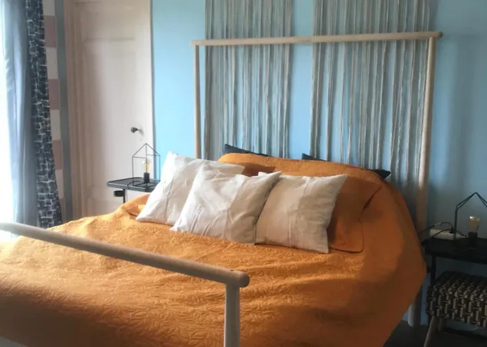 Проживание в семье L Entre Deux D Hotes